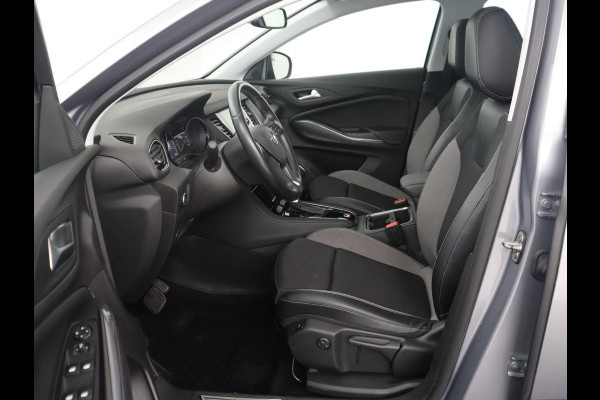 Opel Grandland X 1.6 Turbo Innovation | Half leder | Cruise control | Trekhaak | Navigatie | Carplay | Climate control | Park assist | 18" velgen