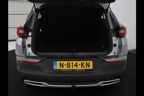 Opel Grandland X 1.6 Turbo Innovation | Half leder | Cruise control | Trekhaak | Navigatie | Carplay | Climate control | Park assist | 18" velgen