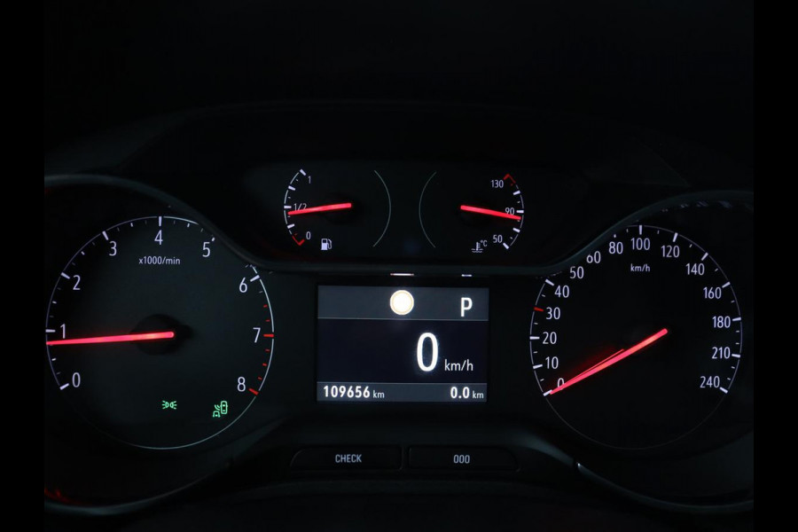 Opel Grandland X 1.6 Turbo Innovation | Half leder | Cruise control | Trekhaak | Navigatie | Carplay | Climate control | Park assist | 18" velgen