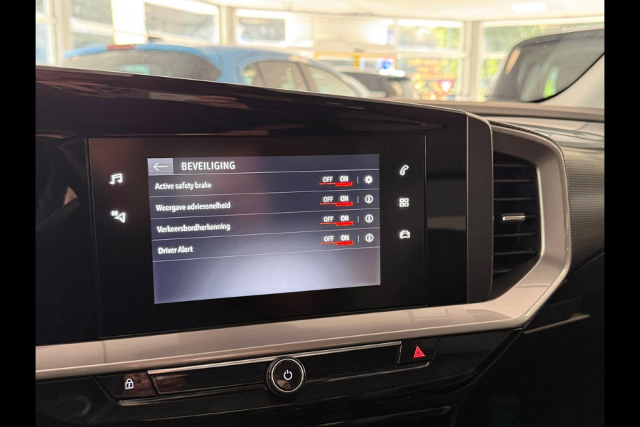 Opel Mokka 1.2 Turbo Elegance Automaat | Navigatie | Trekhaak | Vierseizoenen banden | Stoelverwarming |