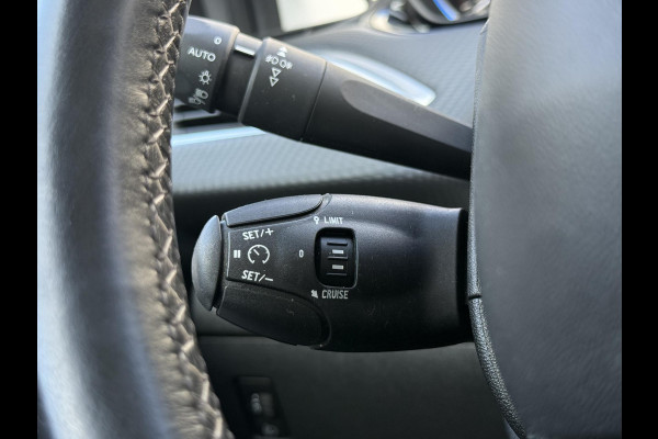 Peugeot 2008 1.2 PureTech Blue Lion 2e Eigenaar|Pano|Stoelverw|D-riem vv in 2024|Carplay|Camera|Cruise|Clima|PDC|APK tot 02-2027
