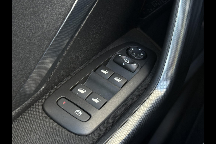 Peugeot 2008 1.2 PureTech Blue Lion 2e Eigenaar|Pano|Stoelverw|D-riem vv in 2024|Carplay|Camera|Cruise|Clima|PDC|APK tot 02-2027