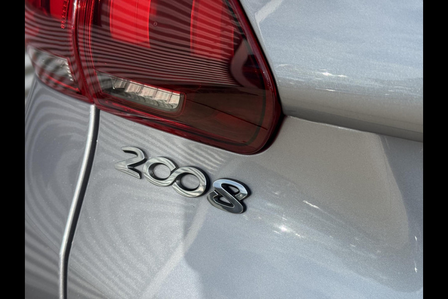 Peugeot 2008 1.2 PureTech Blue Lion 2e Eigenaar|Pano|Stoelverw|D-riem vv in 2024|Carplay|Camera|Cruise|Clima|PDC|APK tot 02-2027