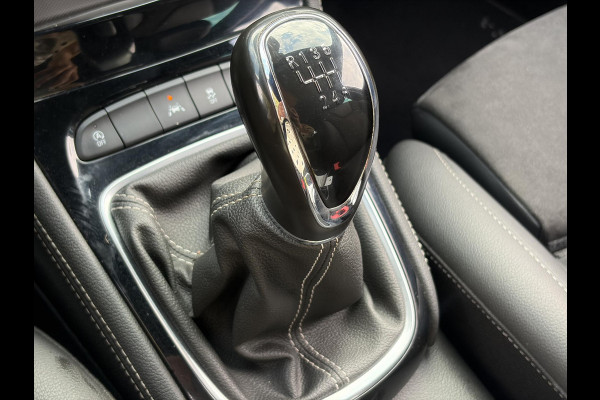 Opel Astra Sports Tourer 1.2 Ultimate ✓146pk✓Carplay✓Camera✓Stoelverw✓Stuurverw✓Keyless✓Pdc V+A✓Alcantara-Leder✓Clima✓Cruise✓6 Bak✓Rijstrooksensor✓Dodehoeksensor✓17''Lm velgen✓N.A.P✓Apk tot 11-2028