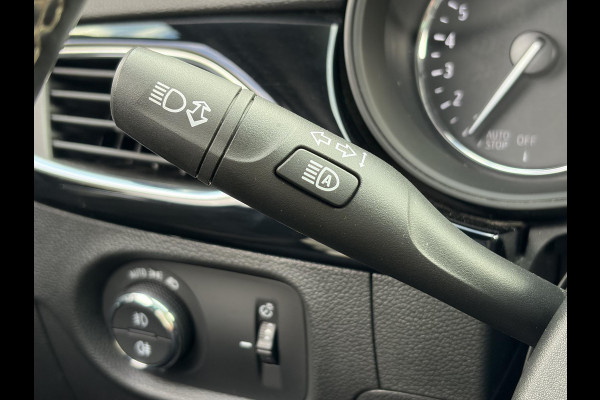 Opel Astra Sports Tourer 1.2 Ultimate ✓146pk✓Carplay✓Camera✓Stoelverw✓Stuurverw✓Keyless✓Pdc V+A✓Alcantara-Leder✓Clima✓Cruise✓6 Bak✓Rijstrooksensor✓Dodehoeksensor✓17''Lm velgen✓N.A.P✓Apk tot 11-2028