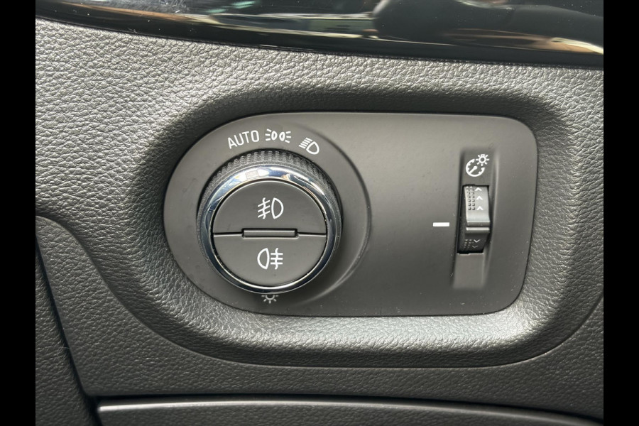 Opel Astra Sports Tourer 1.2 Ultimate ✓146pk✓Carplay✓Camera✓Stoelverw✓Stuurverw✓Keyless✓Pdc V+A✓Alcantara-Leder✓Clima✓Cruise✓6 Bak✓Rijstrooksensor✓Dodehoeksensor✓17''Lm velgen✓N.A.P✓Apk tot 11-2028