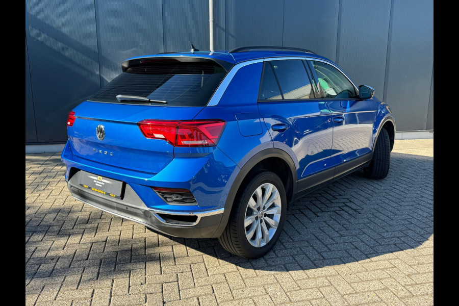 Volkswagen T-Roc 1.0 TSI Style * Navigatiesysteem * Stoelverwarming * Adaptieve Cruise Control * Parkeercamera *