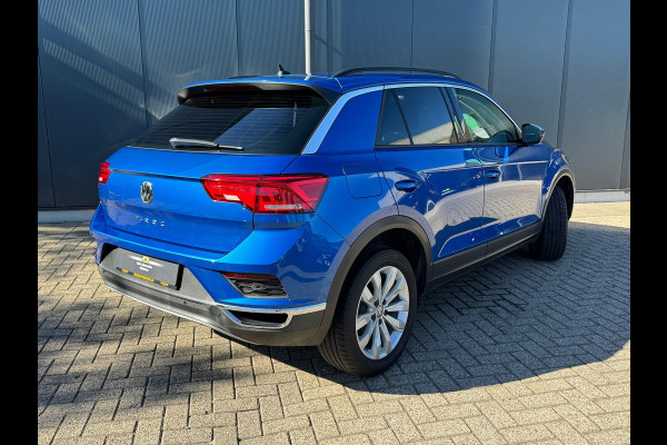 Volkswagen T-Roc 1.0 TSI Style * Navigatiesysteem * Stoelverwarming * Adaptieve Cruise Control * Parkeercamera *