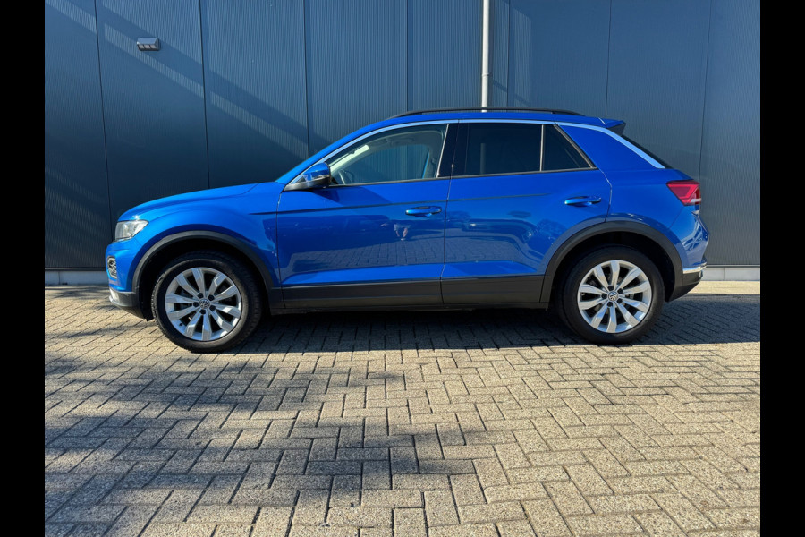 Volkswagen T-Roc 1.0 TSI Style * Navigatiesysteem * Stoelverwarming * Adaptieve Cruise Control * Parkeercamera *