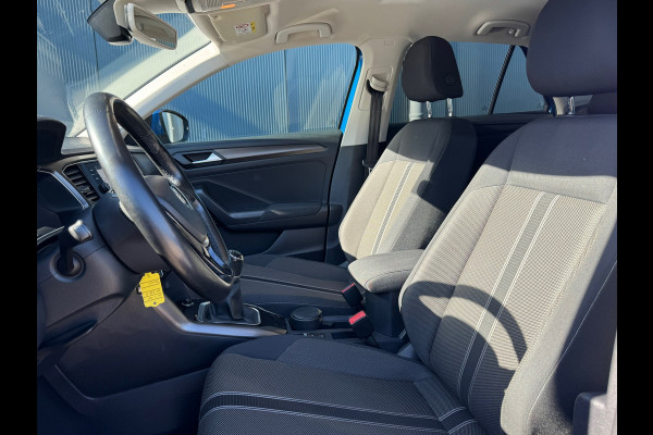 Volkswagen T-Roc 1.0 TSI Style * Navigatiesysteem * Stoelverwarming * Adaptieve Cruise Control * Parkeercamera *