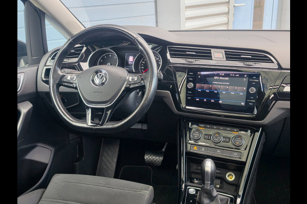 Volkswagen Touran 1.4 TSI Highline Business R 7p