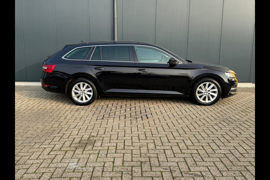 Škoda Superb Combi 1.4 TSI iV AUTOMAAT * Navigatiesysteem * ParkeerCamera * Elek. achterklep *