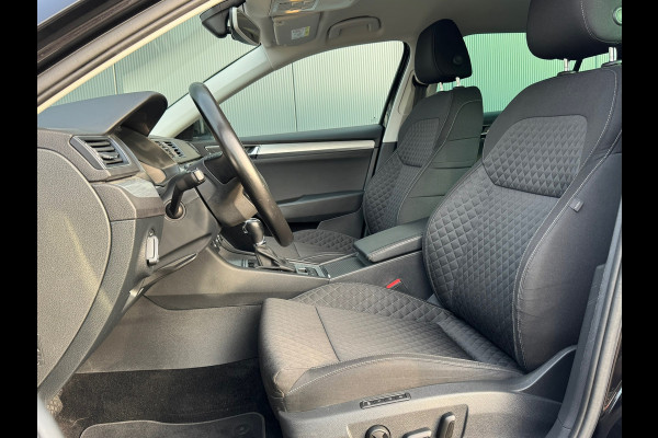Škoda Superb Combi 1.4 TSI iV AUTOMAAT * Navigatiesysteem * ParkeerCamera * Elek. achterklep *
