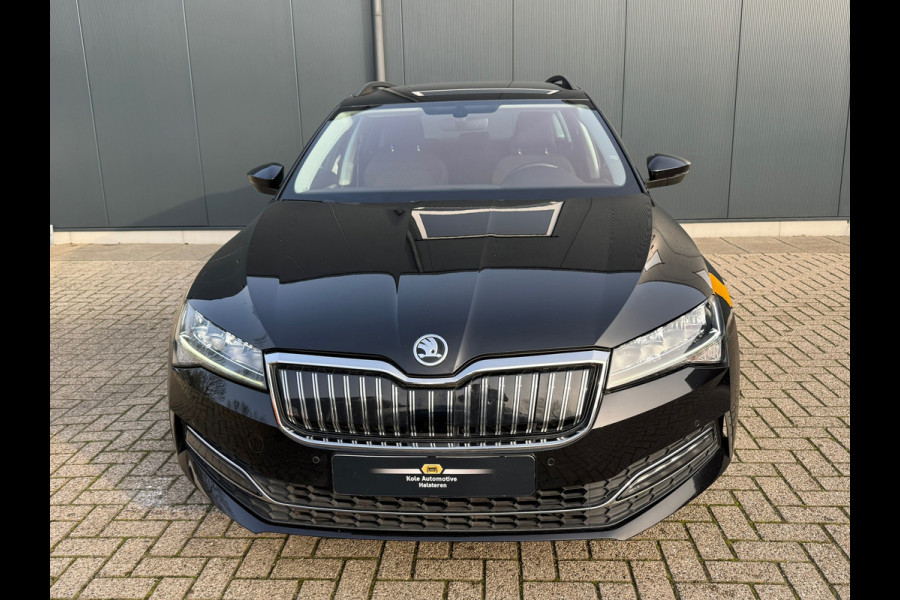 Škoda Superb Combi 1.4 TSI iV AUTOMAAT * Navigatiesysteem * ParkeerCamera * Elek. achterklep *