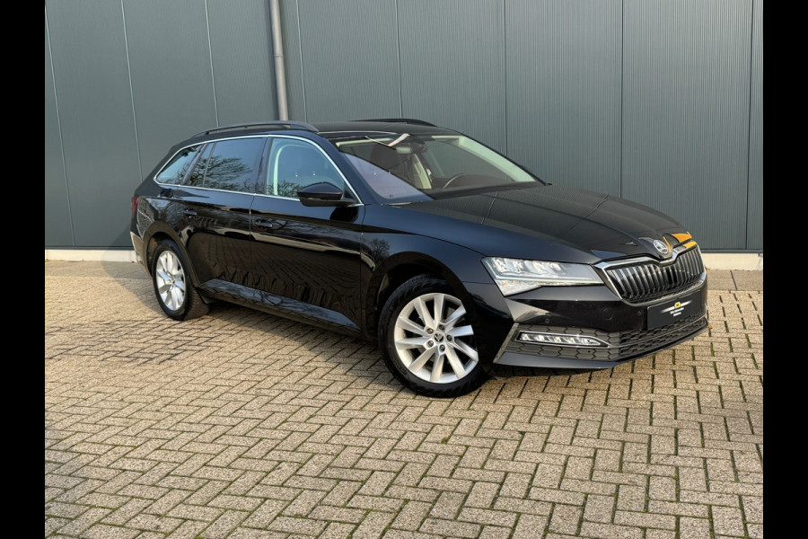 Škoda Superb Combi 1.4 TSI iV AUTOMAAT * Navigatiesysteem * ParkeerCamera * Elek. achterklep *