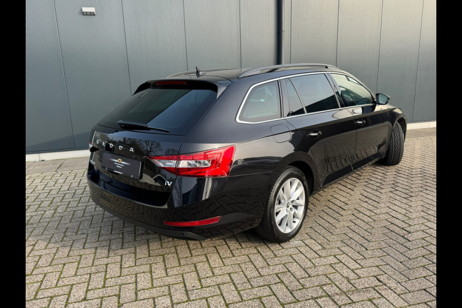 Škoda Superb Combi 1.4 TSI iV AUTOMAAT * Navigatiesysteem * ParkeerCamera * Elek. achterklep *