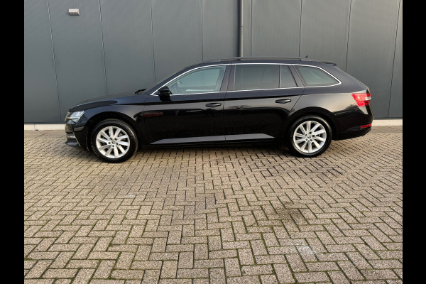 Škoda Superb Combi 1.4 TSI iV AUTOMAAT * Navigatiesysteem * ParkeerCamera * Elek. achterklep *