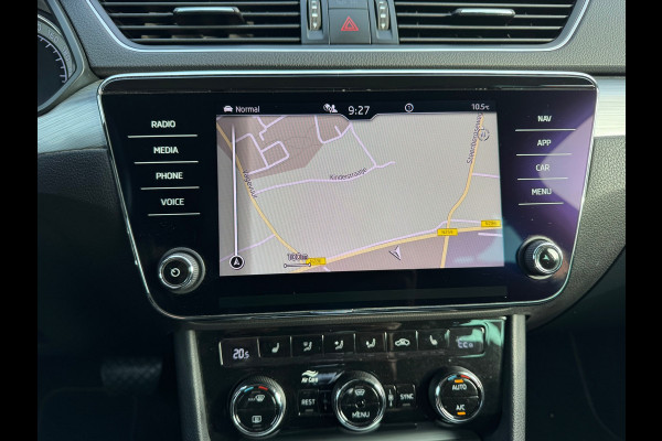 Škoda Superb Combi 1.4 TSI iV AUTOMAAT * Navigatiesysteem * ParkeerCamera * Elek. achterklep *