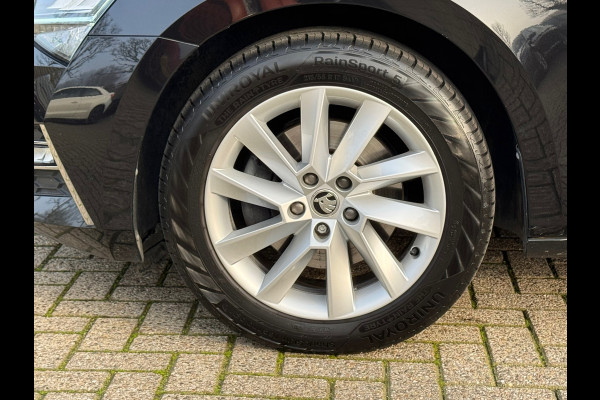 Škoda Superb Combi 1.4 TSI iV AUTOMAAT * Navigatiesysteem * ParkeerCamera * Elek. achterklep *