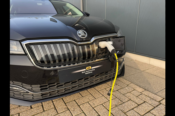 Škoda Superb Combi 1.4 TSI iV AUTOMAAT * Navigatiesysteem * ParkeerCamera * Elek. achterklep *
