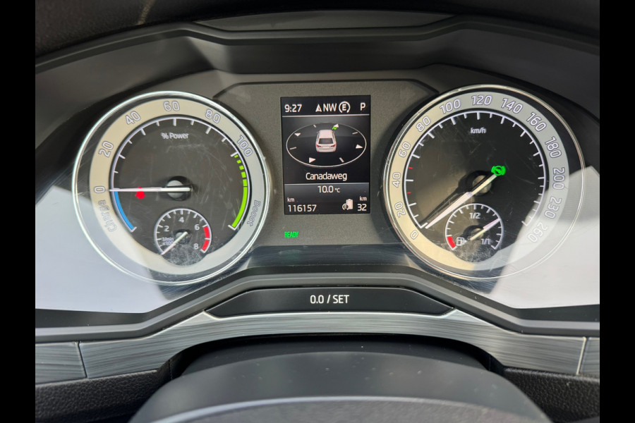 Škoda Superb Combi 1.4 TSI iV AUTOMAAT * Navigatiesysteem * ParkeerCamera * Elek. achterklep *