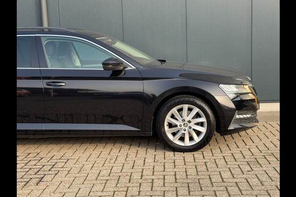 Škoda Superb Combi 1.4 TSI iV AUTOMAAT * Navigatiesysteem * ParkeerCamera * Elek. achterklep *