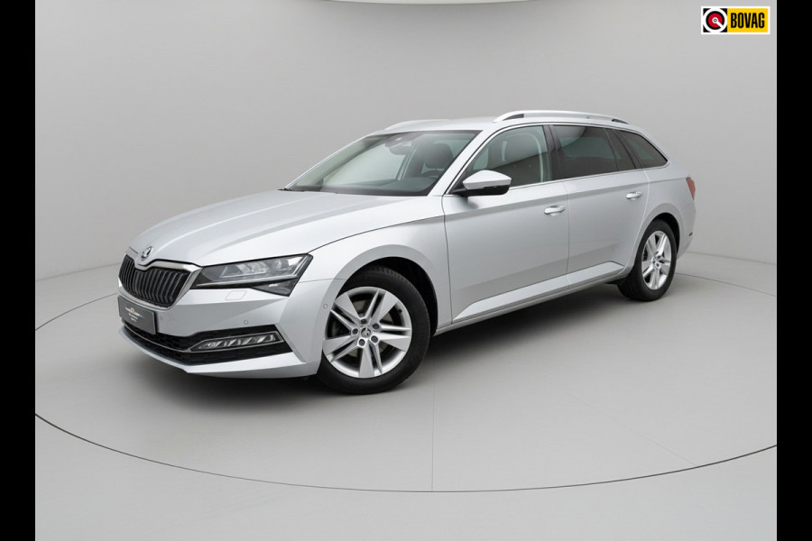 Škoda Superb Combi 1.4 TSI iV Style * AUTOMAAT * Trekhaak * Navigatiesysteem * Elektr. Kofferklep *