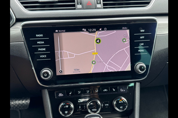 Škoda Superb Combi 1.4 TSI iV Style * AUTOMAAT * Trekhaak * Navigatiesysteem * Elektr. Kofferklep *