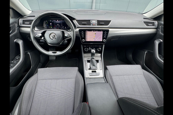 Škoda Superb Combi 1.4 TSI iV Style * AUTOMAAT * Trekhaak * Navigatiesysteem * Elektr. Kofferklep *