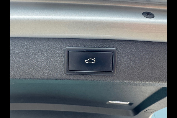 Škoda Superb Combi 1.4 TSI iV Style * AUTOMAAT * Trekhaak * Navigatiesysteem * Elektr. Kofferklep *