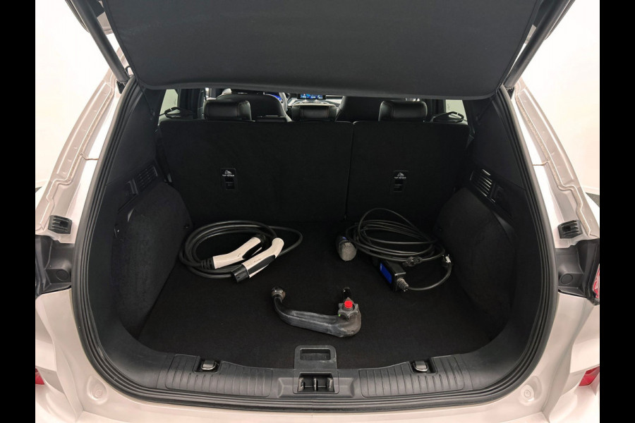 Ford Kuga 2.5 PHEV ST-Line X | Origineel NL | 1e Eigenaar | Dealer Onderhouden | Panoramadak | Trekhaak | Adapt. Cruise | B&O |