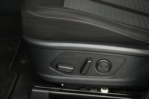Kia Sorento 1.6 T-GDI Hybrid 2WD DynamicLine 7p (TREKHAAK, CAMERA, STOEL/STUUR VERWARMING, ELEKTR STOELEN)