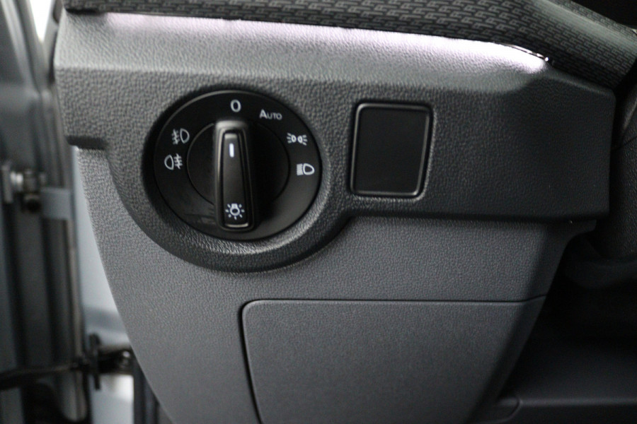 Volkswagen T-Cross 1.0 TSI Style (CAMERA, STOELVERWARMING, CRUISE ADAPTIEF, PARKEERSENSOREN)
