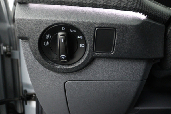 Volkswagen T-Cross 1.0 TSI Style (CAMERA, STOELVERWARMING, CRUISE ADAPTIEF, PARKEERSENSOREN)