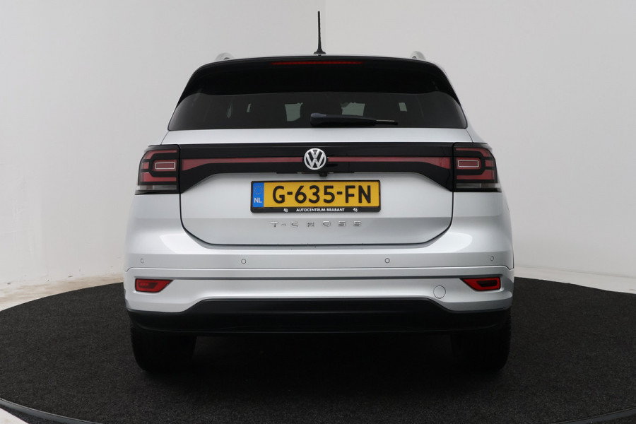Volkswagen T-Cross 1.0 TSI Style (CAMERA, STOELVERWARMING, CRUISE ADAPTIEF, PARKEERSENSOREN)