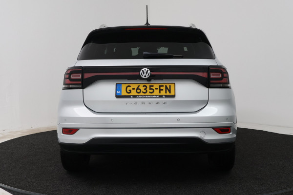 Volkswagen T-Cross 1.0 TSI Style (CAMERA, STOELVERWARMING, CRUISE ADAPTIEF, PARKEERSENSOREN)
