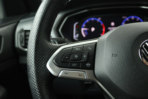 Volkswagen T-Cross 1.0 TSI Style (CAMERA, STOELVERWARMING, CRUISE ADAPTIEF, PARKEERSENSOREN)