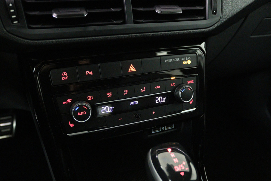 Volkswagen T-Cross 1.0 TSI Style (CAMERA, STOELVERWARMING, CRUISE ADAPTIEF, PARKEERSENSOREN)