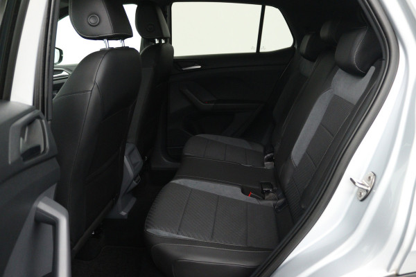 Volkswagen T-Cross 1.0 TSI Style (CAMERA, STOELVERWARMING, CRUISE ADAPTIEF, PARKEERSENSOREN)