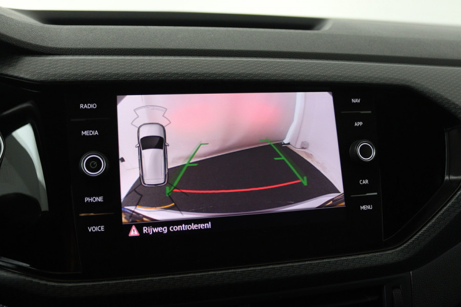 Volkswagen T-Cross 1.0 TSI Style (CAMERA, STOELVERWARMING, CRUISE ADAPTIEF, PARKEERSENSOREN)