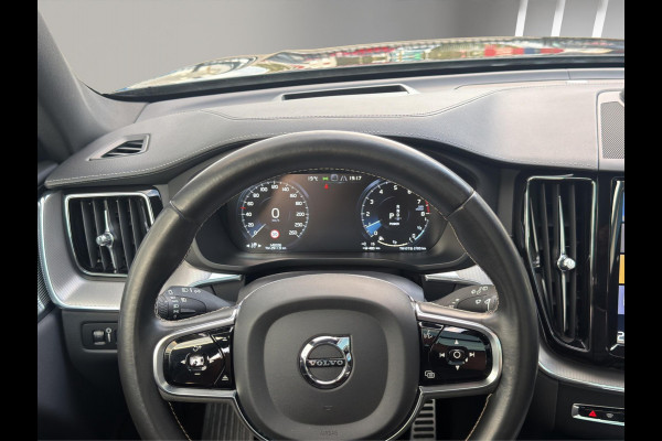 Volvo XC60 2.0 T8 Twin Engine AWD R-Design Pano B&W Lucht