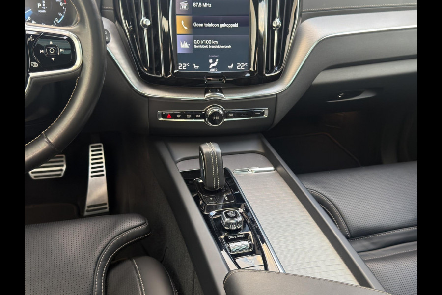 Volvo XC60 2.0 T8 Twin Engine AWD R-Design Pano B&W Lucht