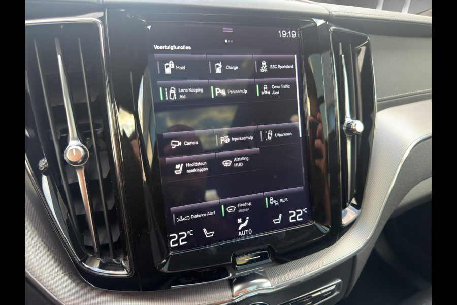 Volvo XC60 2.0 T8 Twin Engine AWD R-Design Pano B&W Lucht