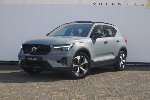 Volvo XC40 B3 177PK Automaat Plus Dark / Panoramadak / Elektrische stoelen / Harman Kardon audio / BLIS / Adaptieve cruise control / Parkeersensoren met camera / Elektrische achterklep / Stoel - en stuurwielverwarming