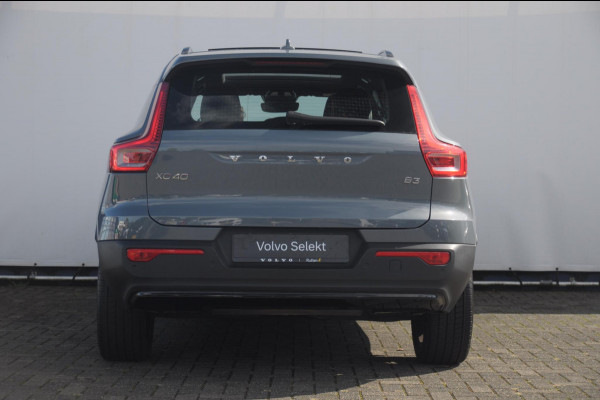 Volvo XC40 B3 177PK Automaat Plus Dark / Panoramadak / Elektrische stoelen / Harman Kardon audio / BLIS / Adaptieve cruise control / Parkeersensoren met camera / Elektrische achterklep / Stoel - en stuurwielverwarming