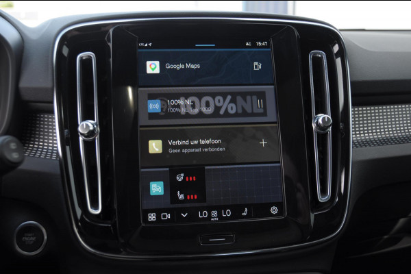 Volvo XC40 B3 177PK Automaat Plus Dark / Panoramadak / Elektrische stoelen / Harman Kardon audio / BLIS / Adaptieve cruise control / Parkeersensoren met camera / Elektrische achterklep / Stoel - en stuurwielverwarming