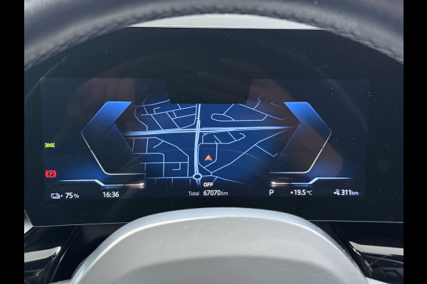 BMW iX1 xDrive30 313PK 4WD M-Pack Leer Harman/Kardon®-Audio Launch Edition SOH 100% Android Auto Apple Carplay Camera Adaptief onderstel AWD Live Cockpit Plus Privacy Glas Led Elek.Achterklep Lmv 19" Isofix DAB Origineel Nederlandse Auto