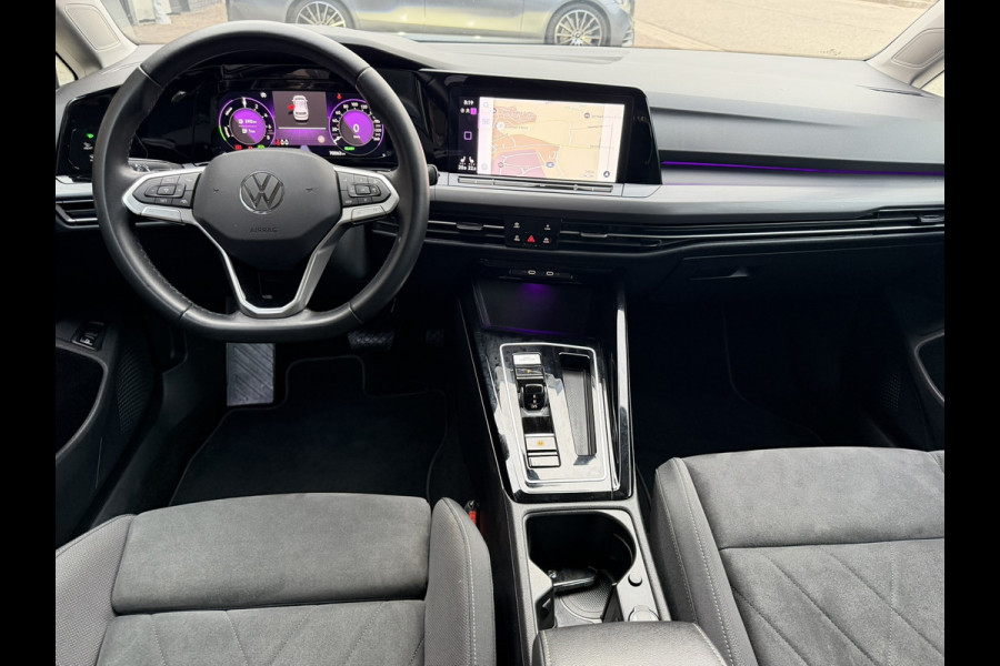 Volkswagen Golf 1.4 eHybrid Style / 204 PK / Camera / Comfort-Winter-Multimedia PAKKET / NAVI / 1e Eigenaar / NED-Golf