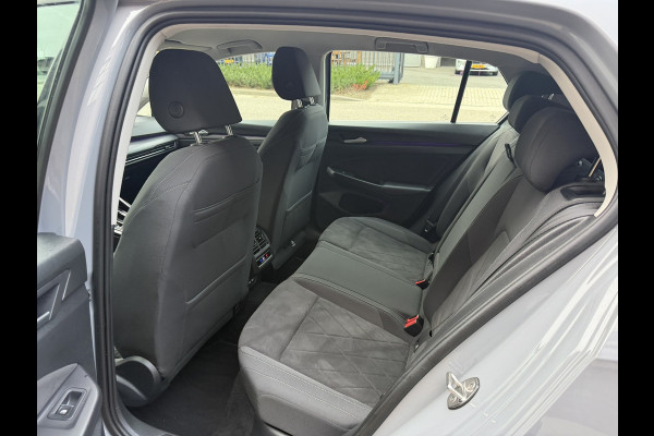 Volkswagen Golf 1.4 eHybrid Style / 204 PK / Camera / Comfort-Winter-Multimedia PAKKET / NAVI / 1e Eigenaar / NED-Golf