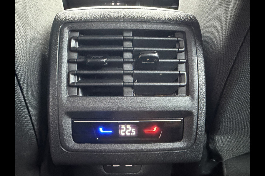 Volkswagen Golf 1.4 eHybrid Style / 204 PK / Camera / Comfort-Winter-Multimedia PAKKET / NAVI / 1e Eigenaar / NED-Golf